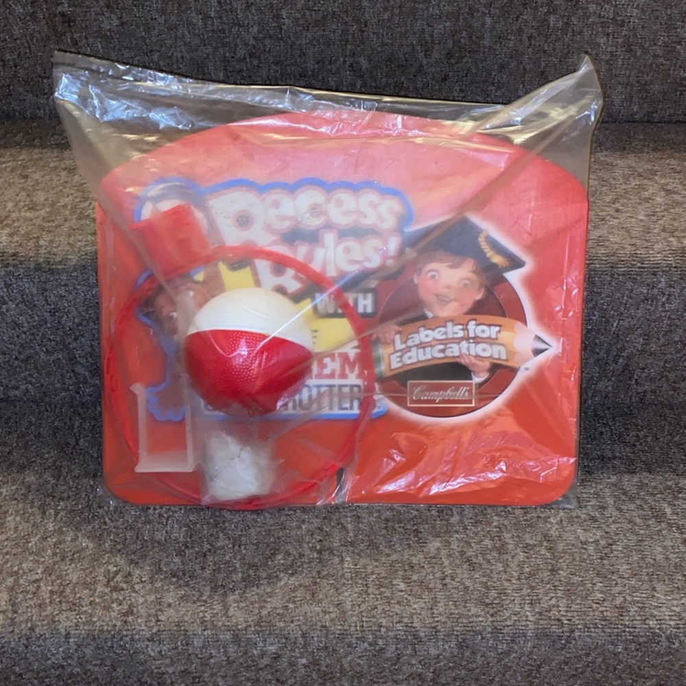 ❤️🤍💙NWT Campbell’s Globe Trotter Basketball Over the Door Basketball Hoop